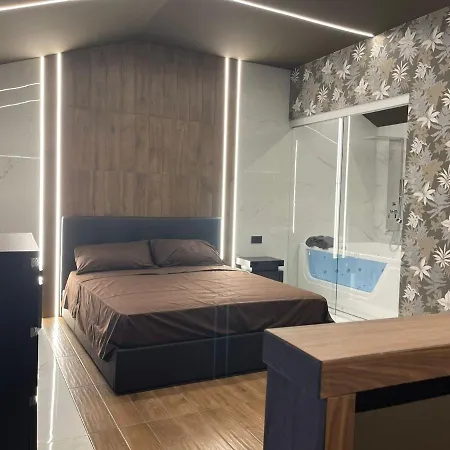 Rebecca House * كاتانيا